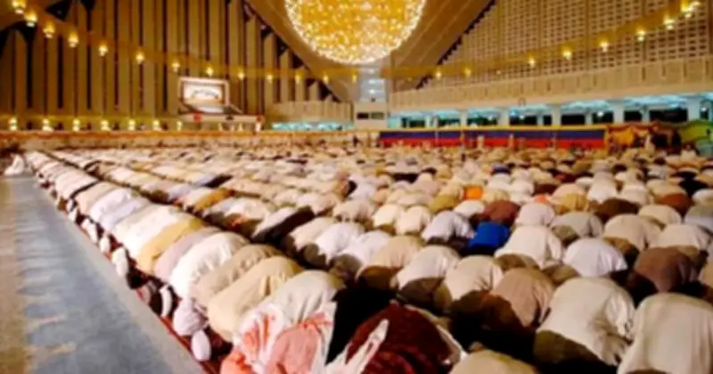 তারাবির নামাজ: রাকাত সংখ্যা নয়, নামাজের গুণগত মানই মুখ্য