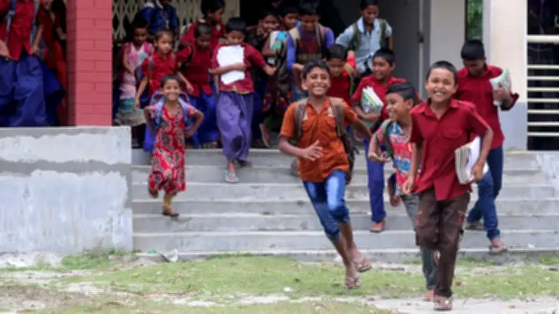 রোজায় স্কুল বন্ধ, বইমেলা শুরু ২৫ ফেব্রুয়ারি, ব্যাংক লেনদেন আড়াইটা পর্যন্ত