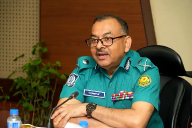 ডিএমপি কমিশনারের দাবি: পুলিশের আন্তরিকতায় সুষ্ঠু নির্বাচন, রমজানে ট্রাফিক ব্যবস্থাপনা জোরদার