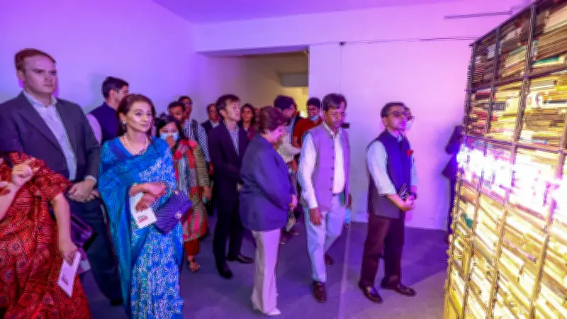 প্রথম আলোর অগ্নিদগ্ধ ভবনে শুরু হলো 'আলো' শিল্পকর্ম প্রদর্শনী