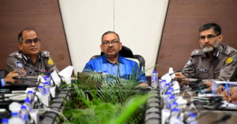 শহীদ দিবসে নিরাপত্তা নিশ্চিতে ডিএমপি কমিশনারের কঠোর নির্দেশ, গোয়েন্দা সংস্থাগুলোকে নজরদারি বাড়ানোর আহ্বান