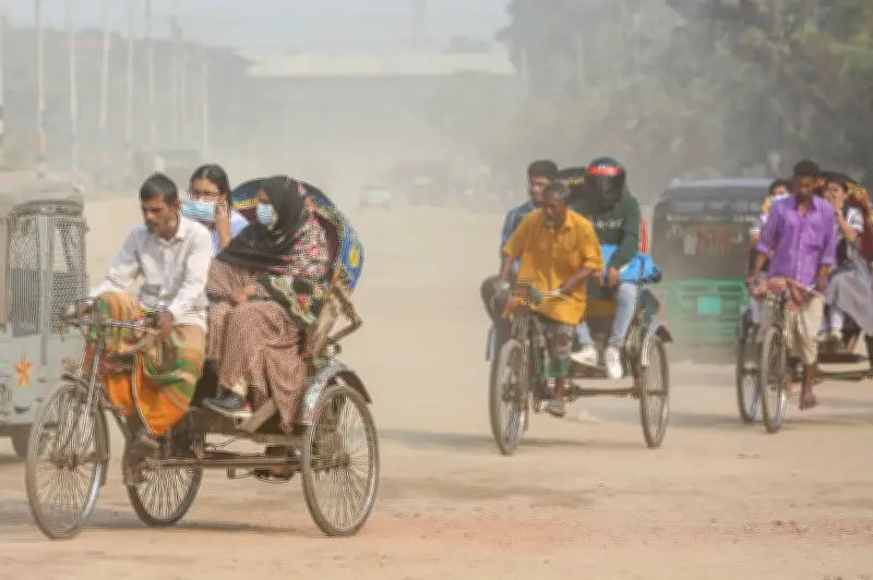 বিশ্বের শীর্ষ দূষিত নগরী ঢাকা, বায়ুর মান ৫০০ ছাড়িয়েছে নিকুঞ্জে