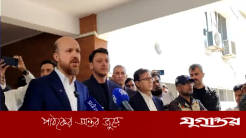 কক্সবাজারে মেসুত ওজিল ও এরদোয়ান পুত্রের রোহিঙ্গা শিবির পরিদর্শন