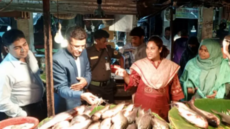 ঝিকরগাছায় রমজান বাজার মনিটরিং, আত্রাইয়ে ভ্যান ছিনতাই, আল-আকসায় নামাজ অনুমতি