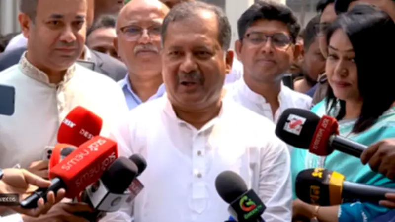 ঈদের আগে ফ্যামিলি কার্ড ও গ্যাস বিস্ফোরণ: সরকারি পরিকল্পনা ও নির্বাচনী প্রস্তুতি
