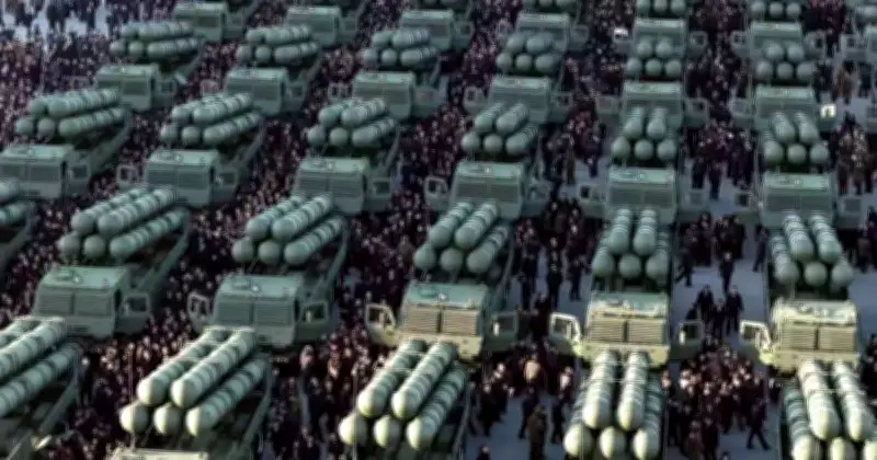 উত্তর কোরিয়ার নতুন ৫০টি পারমাণবিক ক্ষেপণাস্ত্র লঞ্চার মোতায়েন, কিম জং উনের হুঁশিয়ারি