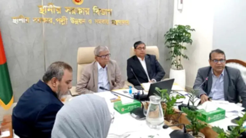 স্থানীয় সরকার মন্ত্রী জবাবদিহিতা নিশ্চিত করেন, নড়াইলে ভোক্তা অধিকার অভিযানে জরিমানা