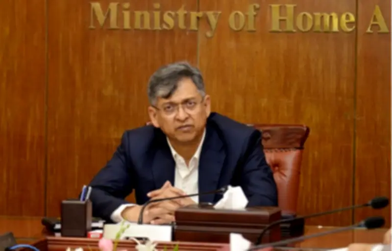 বাংলাদেশে অনলাইন শিক্ষার ভবিষ্যৎ: নতুন সম্ভাবনা ও চ্যালেঞ্জ