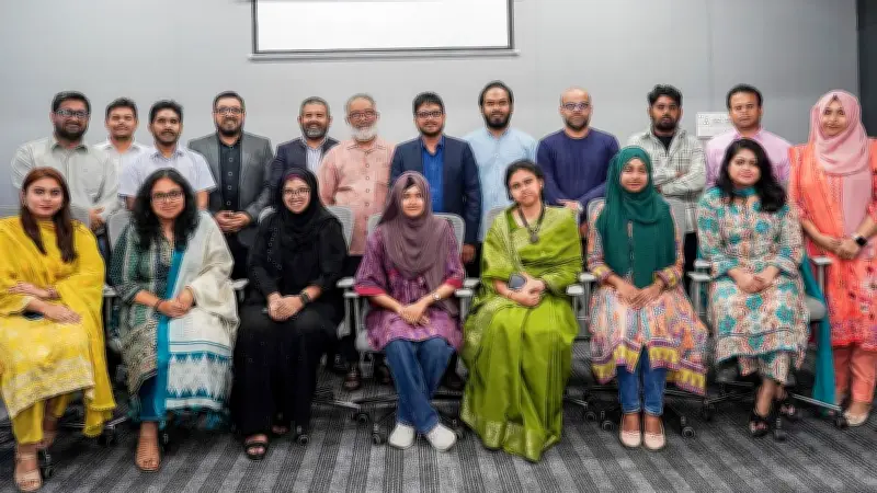 নারী ফ্রিল্যান্সারদের অগ্রগতিতে বাধা: আইনের অস্পষ্টতা ও নিরাপদ পেমেন্টের অভাব