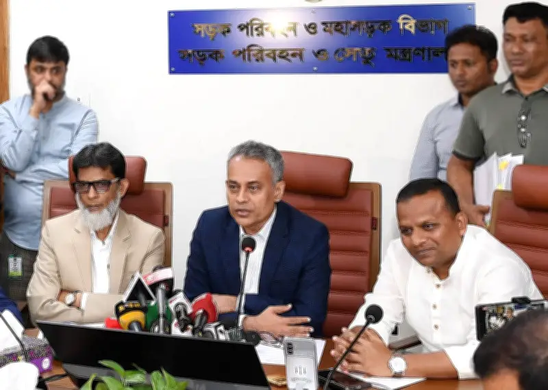 মন্ত্রী শেখ রবিউল আলমের দাবি: পরিবহন খাতের 'চাঁদাবাজি' নয়, সমঝোতার অর্থ