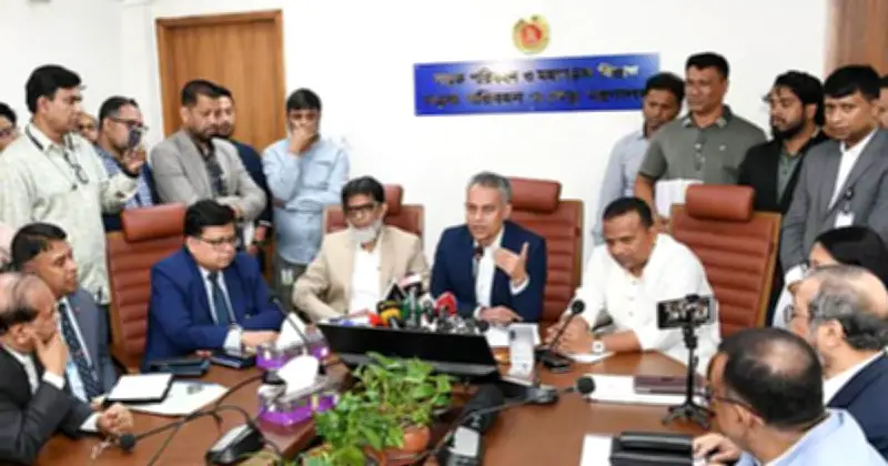 মন্ত্রী রবিউল আলমের সংজ্ঞা: সমঝোতায় টাকা নেওয়া চাঁদা নয়, বাধ্য করলে চাঁদা