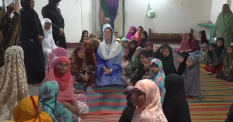 রমজানের প্রথম দিনে প্রধানমন্ত্রী পরিবারের ইফতার: কড়াইল ও ভাসানটেকে মাদ্রাসা শিক্ষার্থীদের সঙ্গে