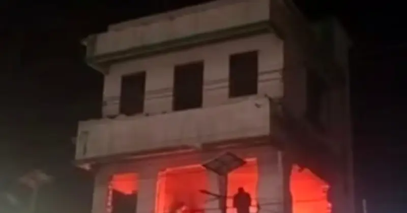 তারাকান্দায় নিষিদ্ধ আওয়ামী লীগ কার্যালয়ে বিক্ষোভ ও ভাঙচুর, আগুন দেওয়ার অভিযোগ