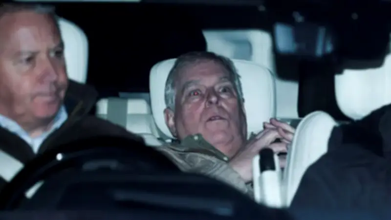 সাবেক ব্রিটিশ রাজপুত্র অ্যান্ড্রু মাউন্টব্যাটেনের বিরুদ্ধে মামলা থেকে ছাড়া, রমজানে ঢাকার বাতাস দুর্যোগপূর্ণ