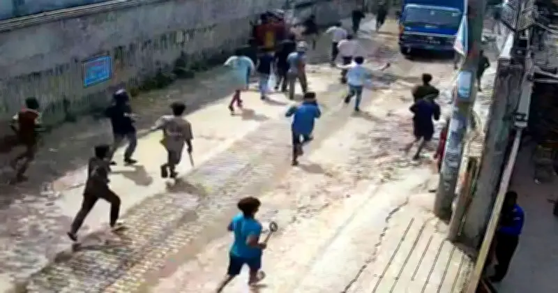 আশুলিয়ায় ঝুট ব্যবসার নিয়ন্ত্রণ নিয়ে বিএনপির দুই পক্ষের সংঘর্ষ, তিনজন আহত