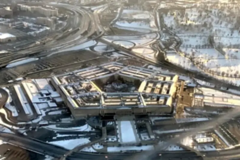 পেন্টাগন ও এফবিআইয়ের ভবন কেনার প্রস্তাব পেয়েছিলেন জেফরি এপস্টিন, ফাঁস নথিতে চাঞ্চল্য