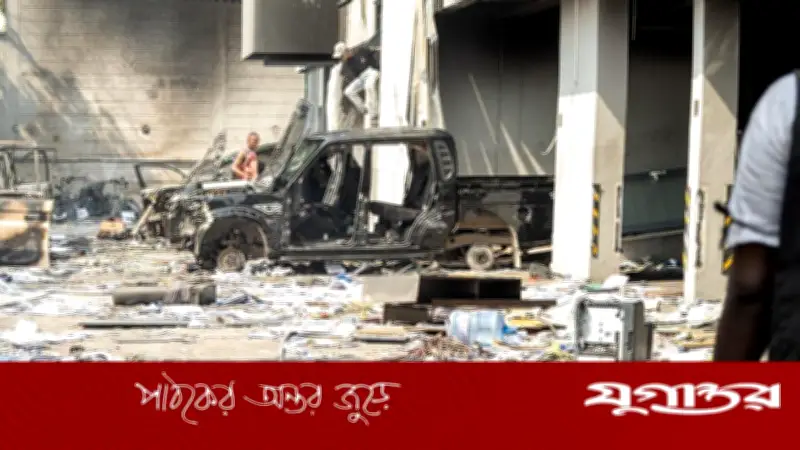 পাকিস্তানে গ্যাস সিলিন্ডার বিস্ফোরণে ভবন ধস, নিহত বেড়ে ১৬