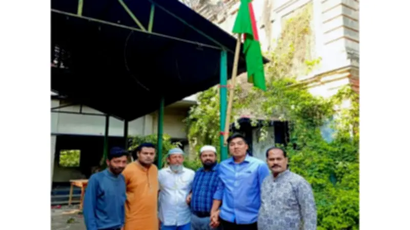 পাবনা আওয়ামী লীগ কার্যালয়ে জাতীয় পতাকা উত্তোলন ও জয় বাংলা স্লোগান দিয়ে ৫৫ জন পাচারকারী উদ্ধার