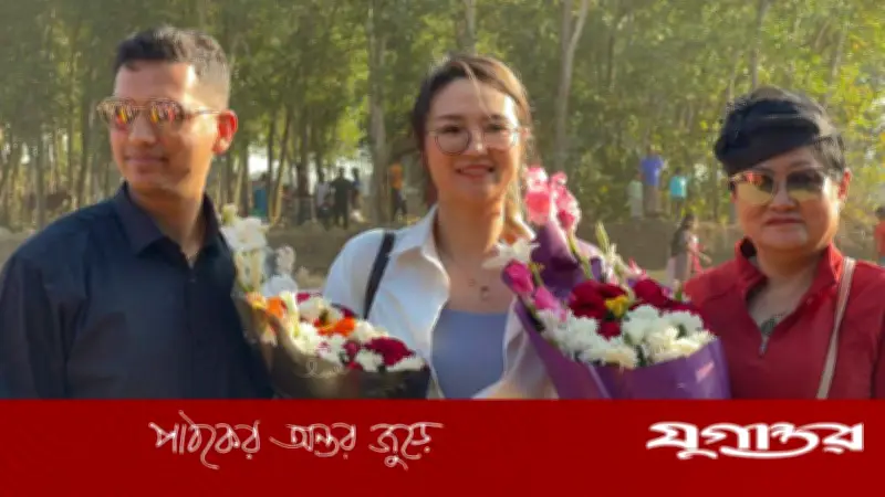 হেলিকপ্টারে চড়ে প্রেমিকের বাড়িতে চীনা তরুণী, হিন্দু রীতিতে বিয়ে