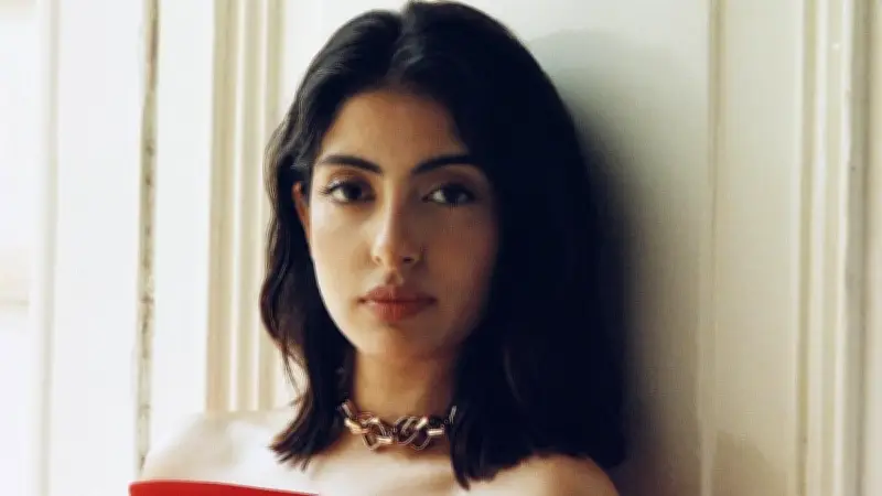 নব্যা নাভেলি নন্দা: অনলাইন ঘৃণার মুখোমুখি হয়ে নিজের পথে চলার গল্প