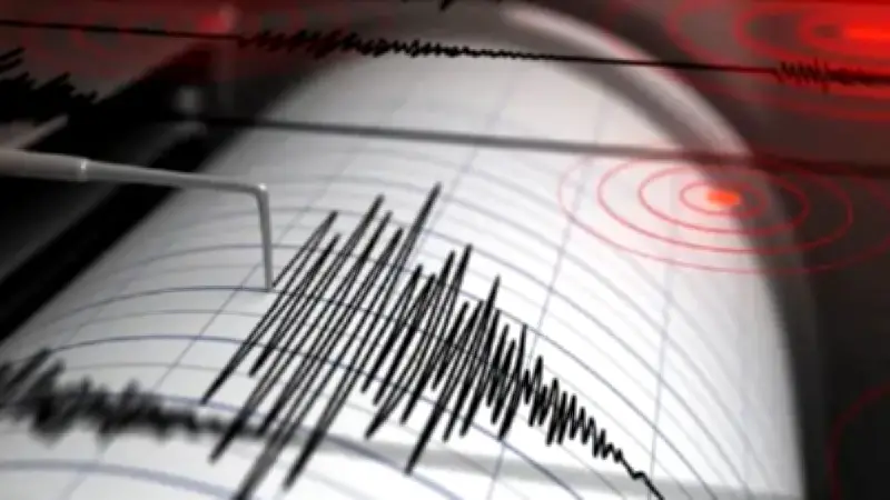 বাংলাদেশে ভূমিকম্পের আতঙ্ক, ট্রাম্পের শুল্ক নীতিতে মার্কিন কোর্টের রায় ও ক্রীড়া আপডেট