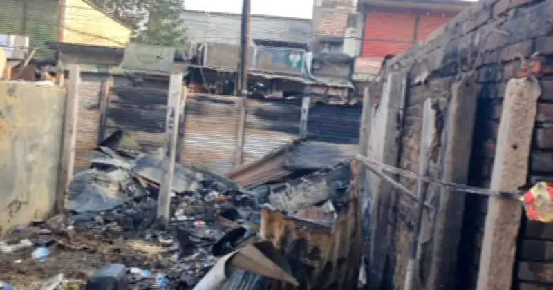 ফেনীর দাগনভূঞায় বাজারে ভয়াবহ আগুন, ১১ দোকান পুড়ে ছাই