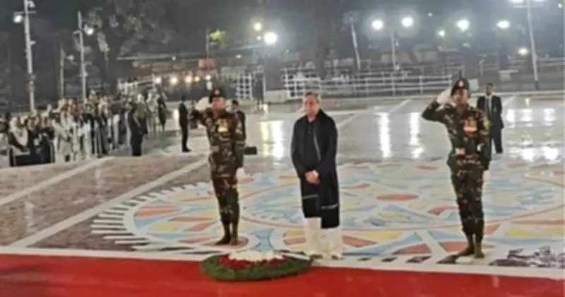 রাষ্ট্রপতি মোহাম্মদ সাহাবুদ্দিনের শ্রদ্ধা নিবেদনে মহান শহীদ দিবসের প্রথম প্রহর