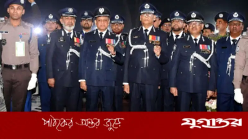 মহান শহীদ দিবসে আইজিপি বাহারুল আলমের শ্রদ্ধা নিবেদন