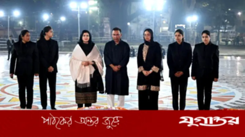 শহীদ দিবসে তারেক রহমানের নেতৃত্বে শহীদ মিনারে শ্রদ্ধা নিবেদন