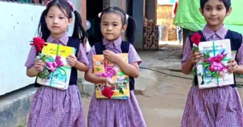 মাতৃভাষায় শিক্ষা: পার্বত্য অঞ্চলে ক্ষুদ্র নৃ-গোষ্ঠীর শিশুদের সংকট ও সম্ভাবনা