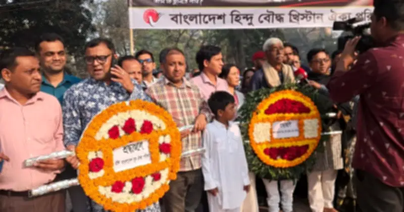 শহীদ মিনারে শ্রদ্ধার ফুলে ফুলে ভরে উঠেছে বেদী, ভাষা শহীদদের স্মরণে জনস্রোত