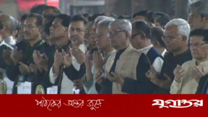 একুশের প্রথম প্রহরে শহীদ মিনারে বিএনপির শ্রদ্ধা নিবেদন