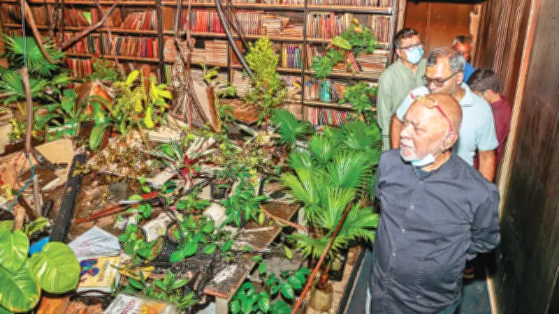 প্রথম আলো ভবনে 'আলো' প্রদর্শনীতে দর্শকদের সাড়া, হামলার নিন্দা ও প্রতিরোধের আহ্বান