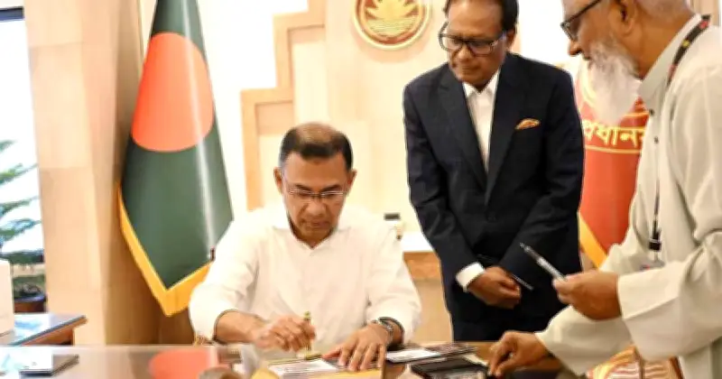 প্রধানমন্ত্রী তারেক রহমানের তেজগাঁও কার্যালয়ে প্রথম দাফতরিক দিনের কর্মকাণ্ড