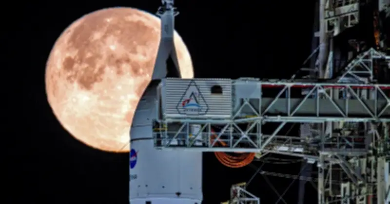 চাঁদের কক্ষপথে ফিরছে মানুষ: নাসার আর্টেমিস-২ মিশনের তারিখ ঘোষণা