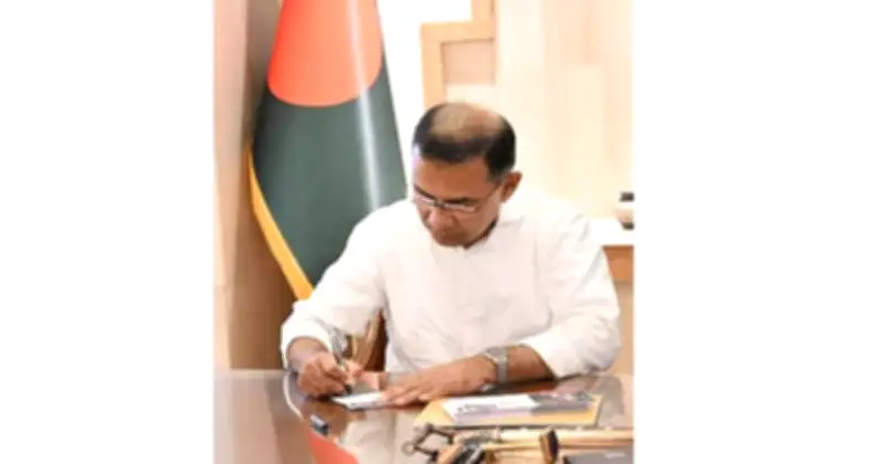 প্রধানমন্ত্রী তারেক রহমানের কার্যালয়ে শহীদ দিবসের স্মারক ডাক টিকিট উন্মোচন