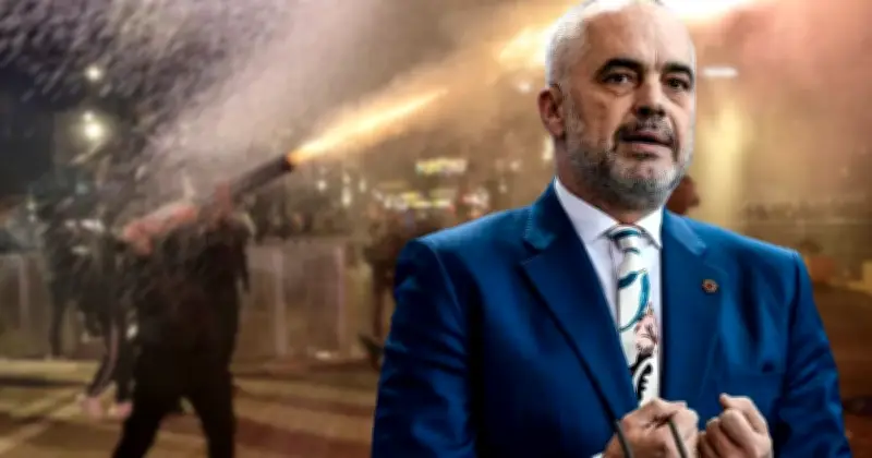 আলবেনিয়ার রাজধানীতে প্রধানমন্ত্রীর পদত্যাগের দাবিতে বিক্ষোভে সংঘর্ষ, গ্রেপ্তার ৩০-৪০