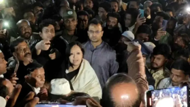 বাংলাদেশে অনলাইন শিক্ষার প্রসারে নতুন উদ্যোগ: শিক্ষার্থীদের জন্য ডিজিটাল সুযোগ বৃদ্ধি