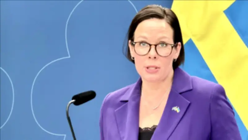 বৈশ্বিক উত্তেজনা ও অভ্যন্তরীণ চ্যালেঞ্জ: প্রধানমন্ত্রীর বৈঠক থেকে নাইজেরিয়ায় হামলা