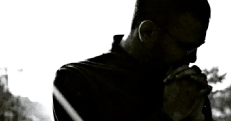 বিচ্ছেদের পর সোশ্যাল মিডিয়ায় প্রাক্তন সঙ্গীর খোঁজ নেওয়া কেন ক্ষতিকর?