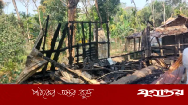 বাগেরহাটে বিএনপি অফিসে আগুন: সম্পূর্ণ পুড়ে ছাই, রাজনৈতিক অস্থিতিশীলতার অভিযোগ