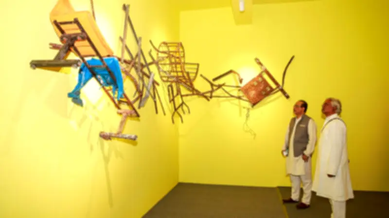 শিল্প প্রদর্শনীতে ধ্বংসযজ্ঞের চিত্র: বিশিষ্ট ব্যক্তিদের উপস্থিতি ও প্রতিক্রিয়া