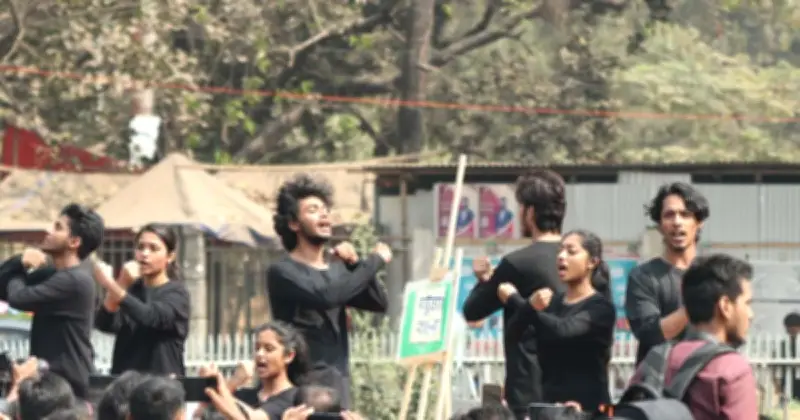 আন্তর্জাতিক মাতৃভাষা দিবসে ঢাবিতে মঞ্চস্থ হলো বিশেষ পথনাটক 'ভাষার ক্ষুধা'