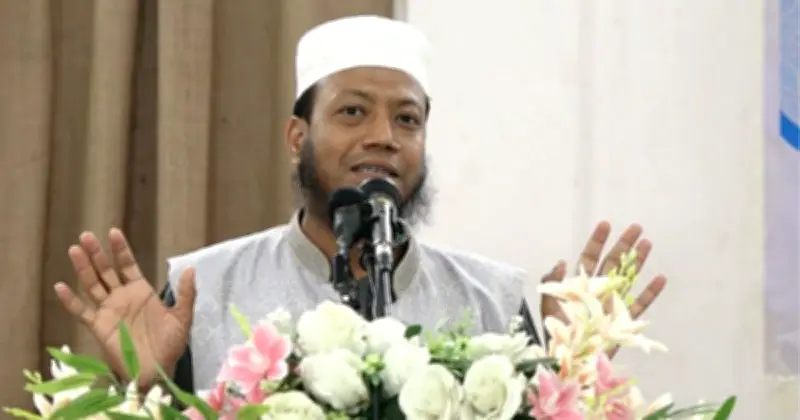 কুষ্টিয়া-৩ এমপি মুফতি আমির হামজার আহ্বান: রমজান ছাড়াও টুপি পরুন, সাংবাদিকরা স্বচ্ছতা বজায় রাখুন