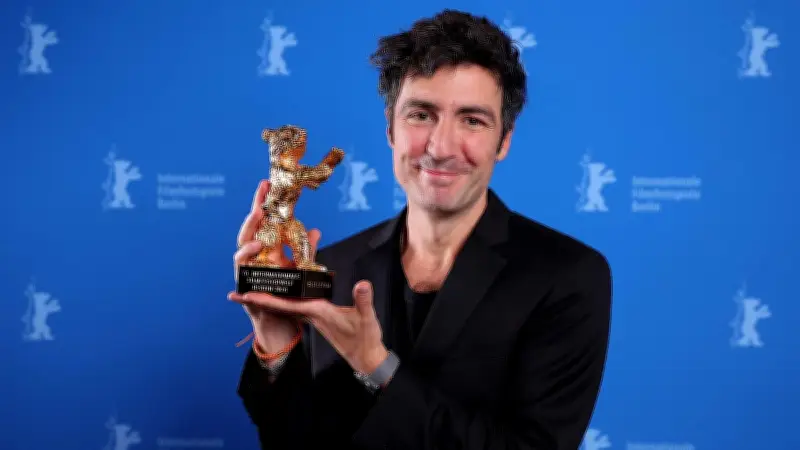 বার্লিনে স্বর্ণভালুক জিতল ইলকার চাতাকের 'ইয়েলো লেটার্স', রাজনৈতিক বিতর্কে আলোচিত উৎসব