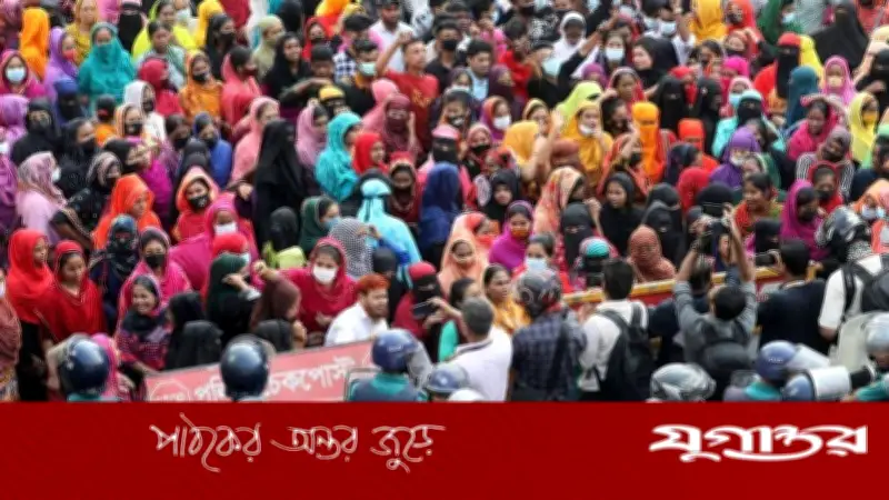 নির্বাচন-পরবর্তী বাংলাদেশ: অর্থনৈতিক চ্যালেঞ্জ ও পোশাক খাতের বিক্ষোভ