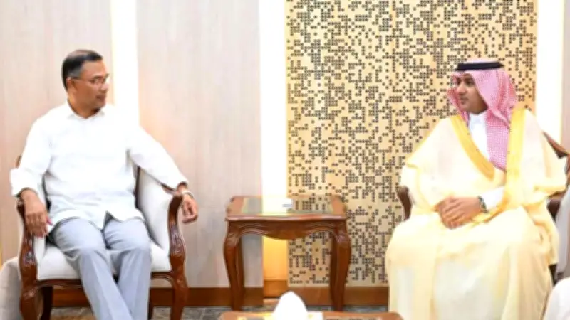 প্রধানমন্ত্রীর সঙ্গে সৌদি রাষ্ট্রদূতের সৌজন্য সাক্ষাৎ ও ইরানে শিক্ষার্থীদের বিক্ষোভ