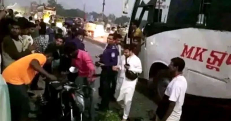 ময়মনসিংহে বাস-মোটরসাইকেল সংঘর্ষে যুবক নিহত, সড়কে তীব্র যানজট