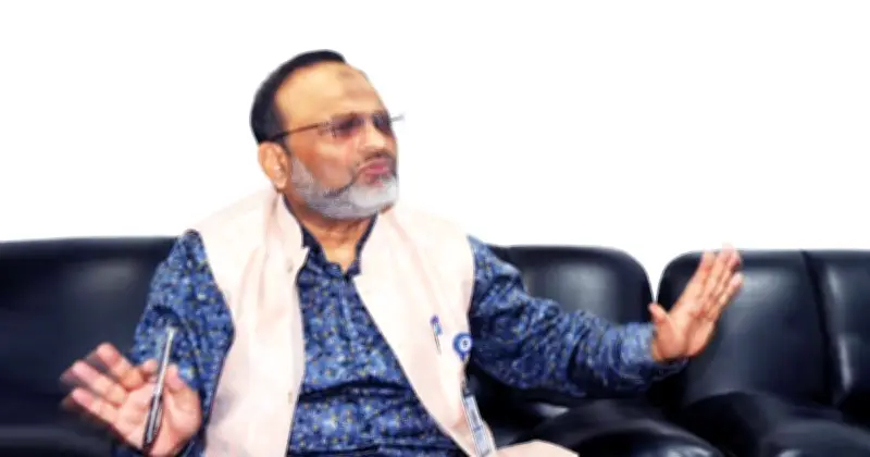 ঢাকা বিশ্ববিদ্যালয়ের উপাচার্য ড. নিয়াজ আহমদ খানের পদত্যাগ, ব্যক্তিগত ও প্রশাসনিক কারণ উল্লেখ