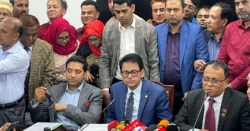 শিক্ষকদের ১৩ দফা দাবি: বাড়িভাড়া, চিকিৎসা ভাতা বৃদ্ধি ও চাকরি জাতীয়করণের আহ্বান